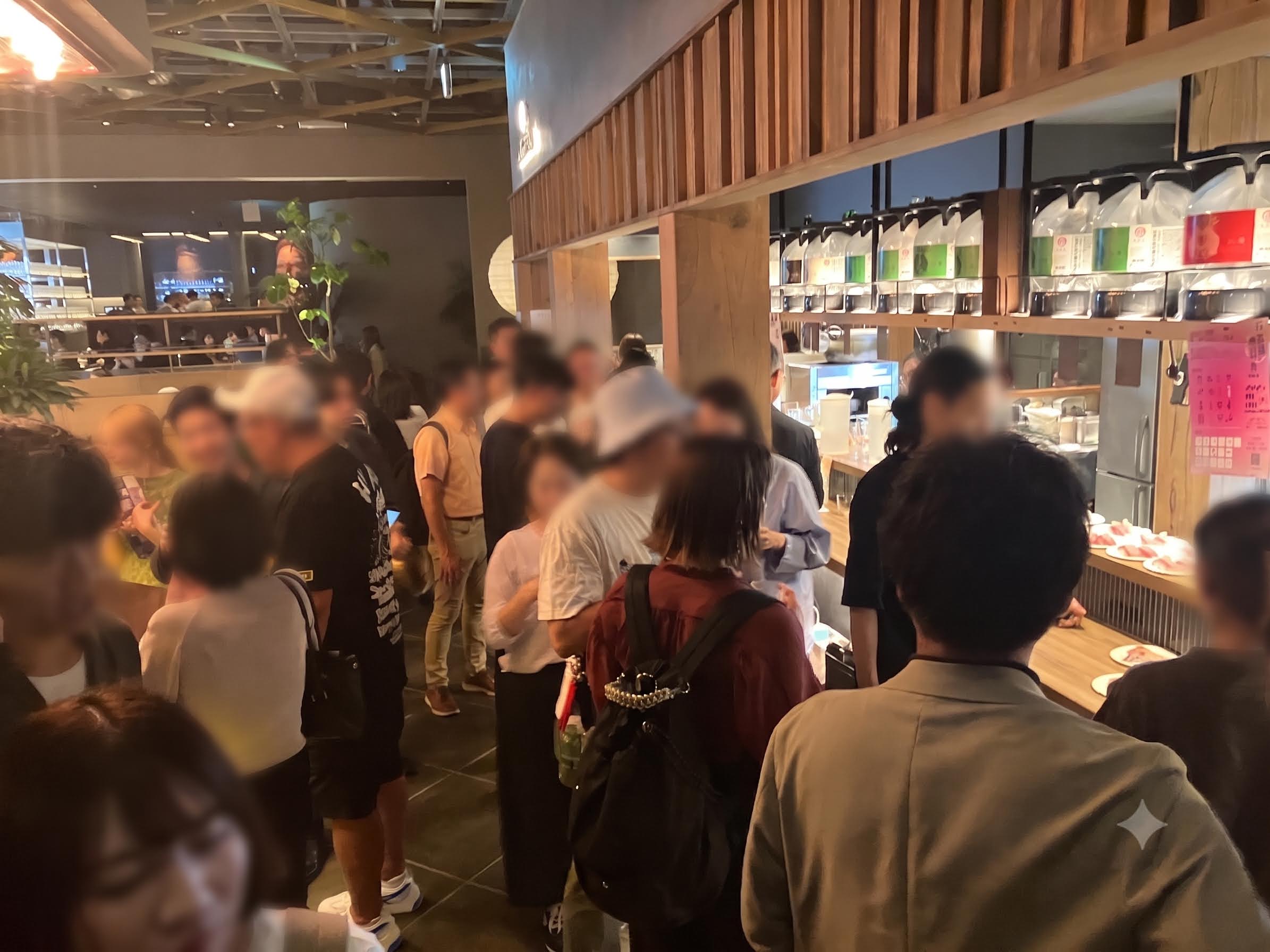 賑わう会場